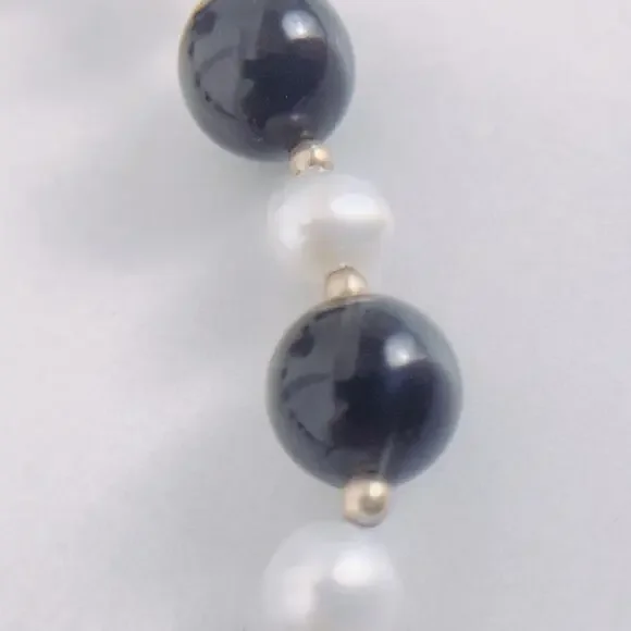 VTG Genuine Pearl & Black Glass 1950s Necklace w/ 14K Gold Filigree Clasp